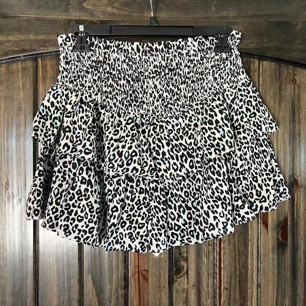 Leopard print skort size Small NWT